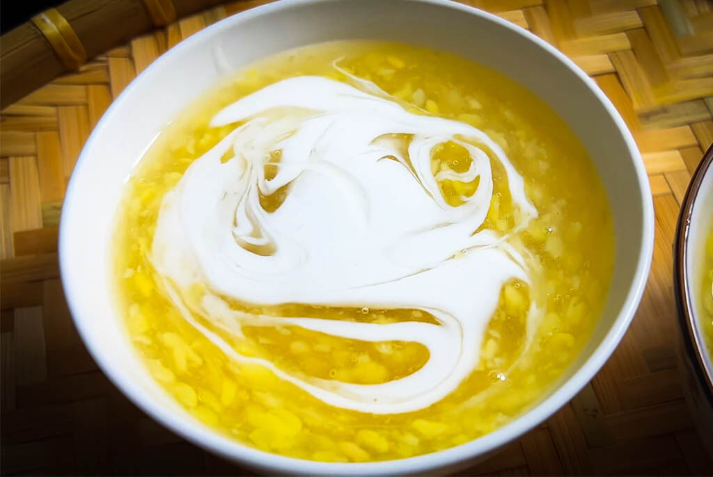 Enjoy Hue City’s sweet dessert with creamy flavors